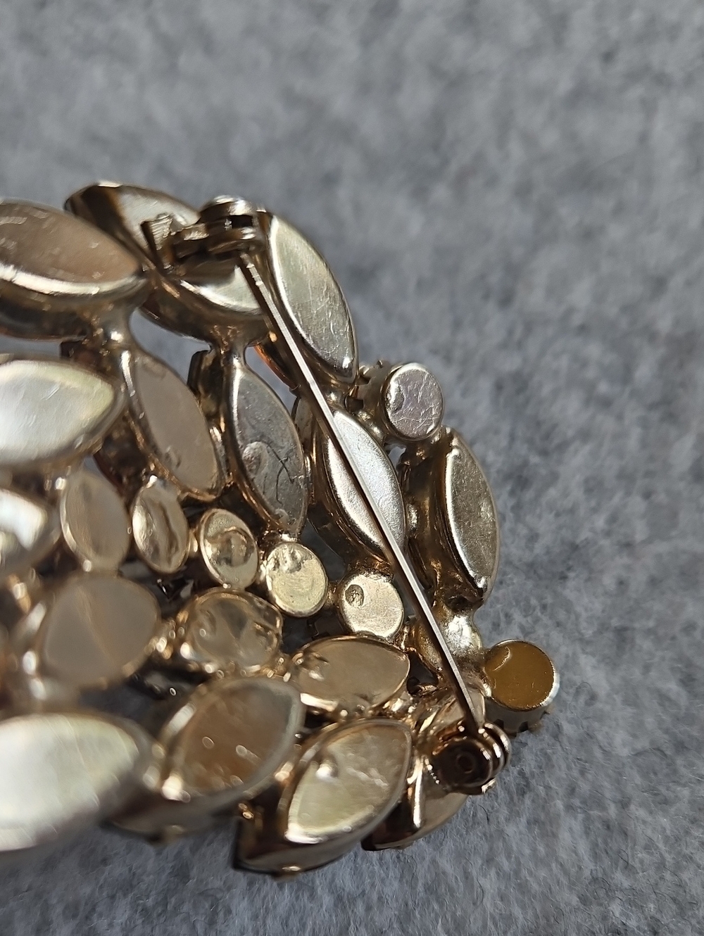 Vintage Amber and Topaz Navette And Round Rhinestone Leaf Brooch Gold Tone - Picture 4 of 8